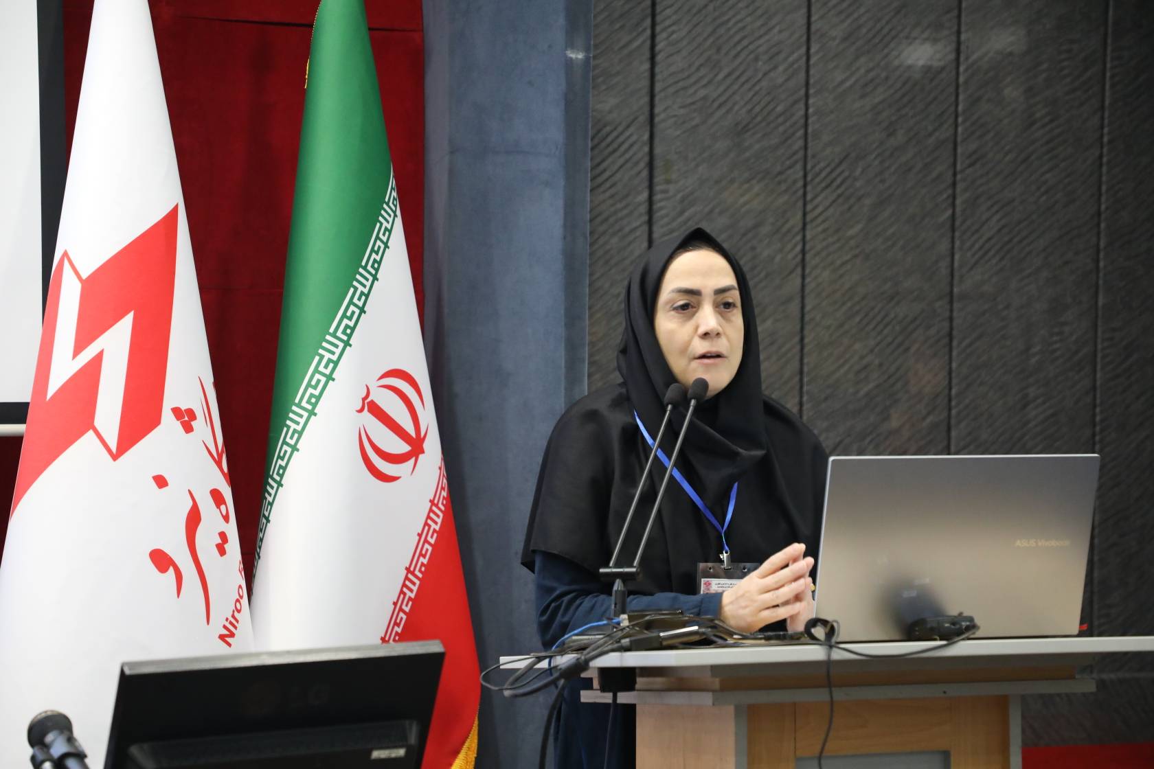 رئیس مرکز نانو پژوهشگاه نیرو تاکید کرد: نیاز صنعت برق به استانداردسازی و حمایت برای تجاری‌سازی محصولات نانو / ستاد نانو بیشتر حمایت کند