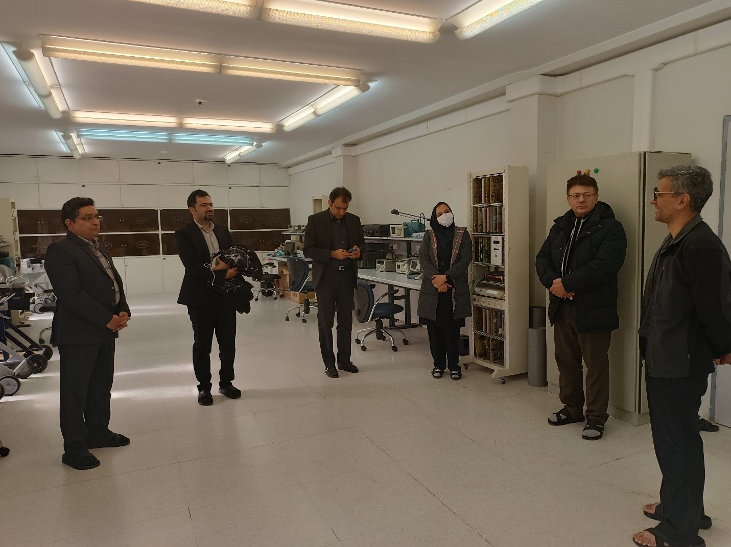بازدید مدیران شرکت توزیع نیروی برق جنوب استان کرمان از امکانات آزمایشگاهی پژوهشگاه نیرو 