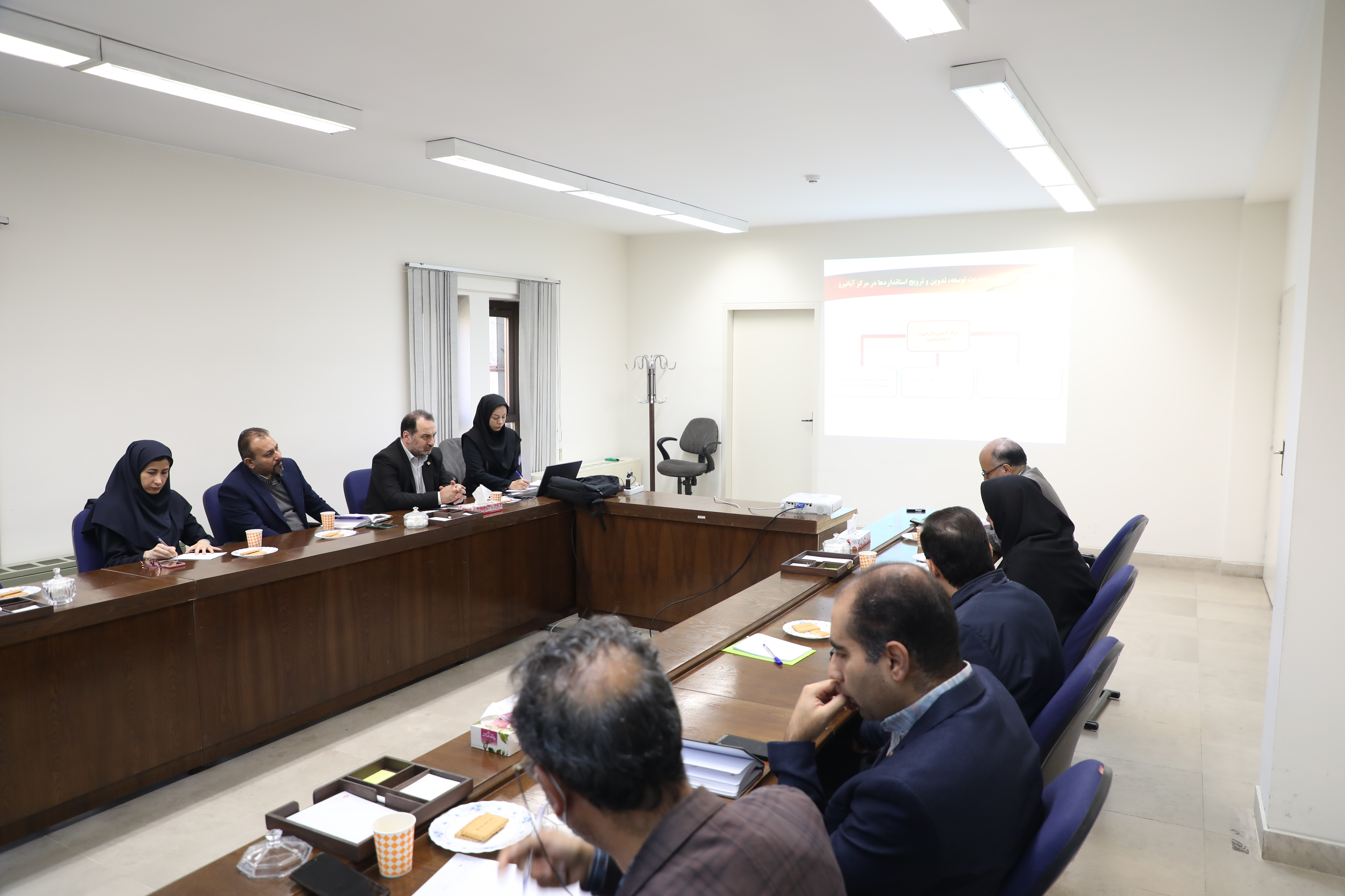 جلسه‌مشترک معاونت‌تدوین و ترویج‌استانداردهای سازمان ملّی استاندارد ایران و پژوهشگاه‌نیرو  برگزار شد