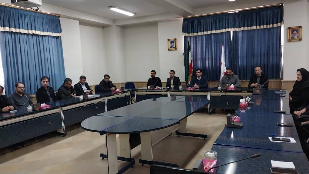 میز خدمت پژوهشگاه نیرو در مجتمع آموزشی و پژوهشی اصفهان برگزار شد