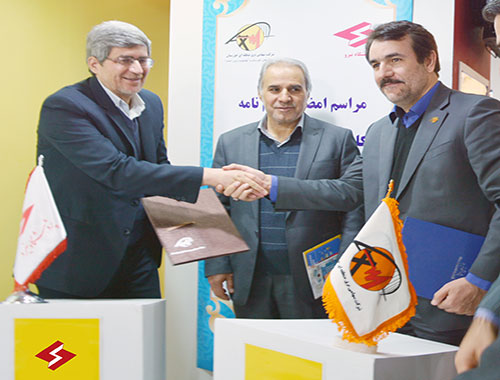 تفاهم نامه همکاری میان پژوهشگاه نیرو و برق منطقه‌ای خوزستان امضاء شد